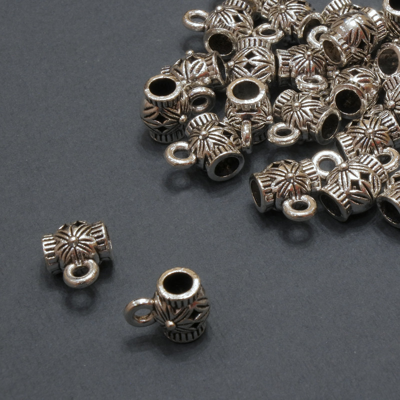 Bail Holder Hardware, diameter 6x8 mm, hole Ø 3.3 mm, packaging 20 g ± 25 pcs (±)