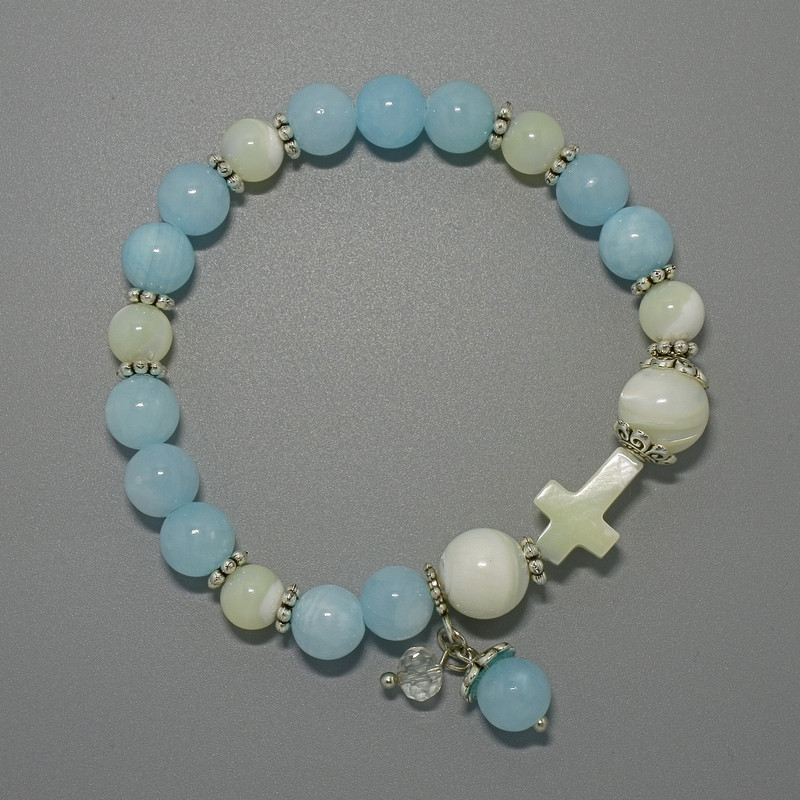 Aquamarine Bracelet (Imitation Acrylic) and Smooth Pearl Beads, diameters 10mm, 8mm, 7.5mm +/-, length 18cm +/- (stretch) with metal inserts