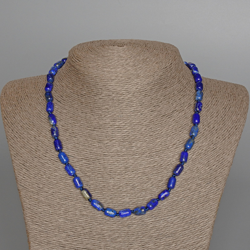 Bead necklace of natural lapis lazuli, barrel beads, diameter 6x9 mm, length 46 cm