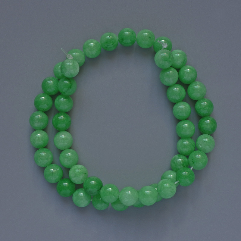 Chrysoprase Beads (Imitation) Smooth Round Beads, 8.5 mm Diameter, 38 cm Length on Monofilament