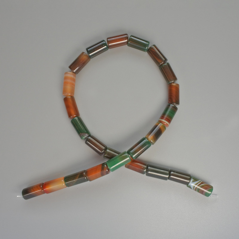Beads of Brazilian Agate, natural stone cylindrical, diameter 8x16 mm, length approximately 38 cm on beading thread