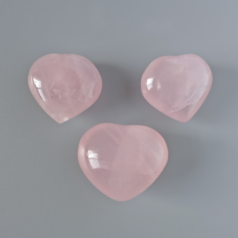 (per 100 g.)"Heart" Rose Quartz souvenir natural stone, diameter assorted 40×36 mm ± from 60 g