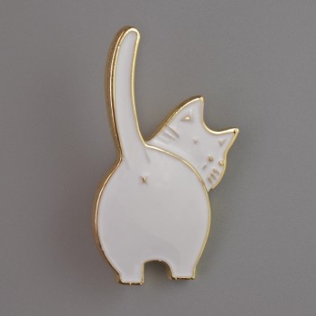 Cat Brooch in White Enamel, Gold-Tone Metal 37×20 mm