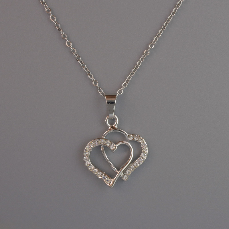 Pendant 'Hearts' on a chain of silver-tone metal, diameter 19x18 mm, thickness 1 mm + -, length 40-45 cm +