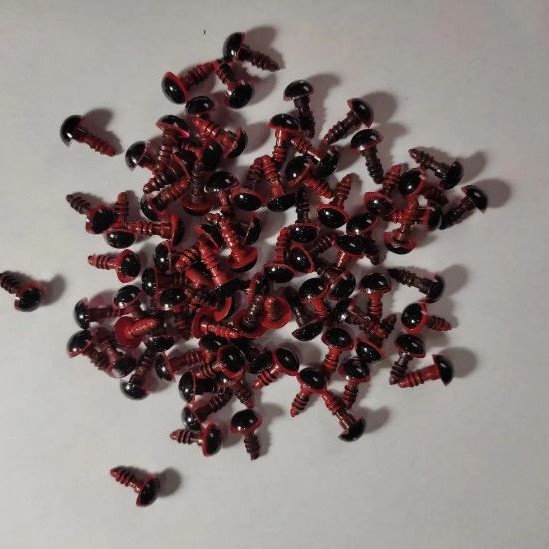 Hardware 'Lifelike Eyes' in red color, 8mm diameter, pack of 50 pairs