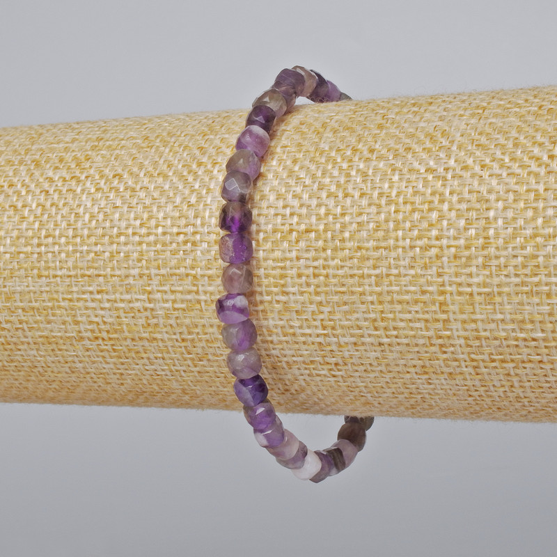 Bracelet of natural amethyst, faceted cube beads, diameter 4-5 mm, length 18 cm (stretch)