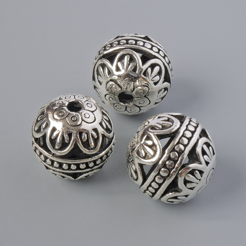 Bead insert findings, 14 mm diameter, hole diameter 2.1 mm, silver metal color, 3 pcs