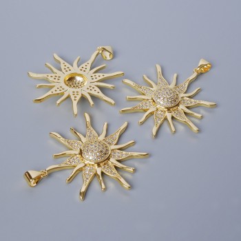 Pendant 'Sun' with white crystals, golden metal color, diameter 39x33 mm