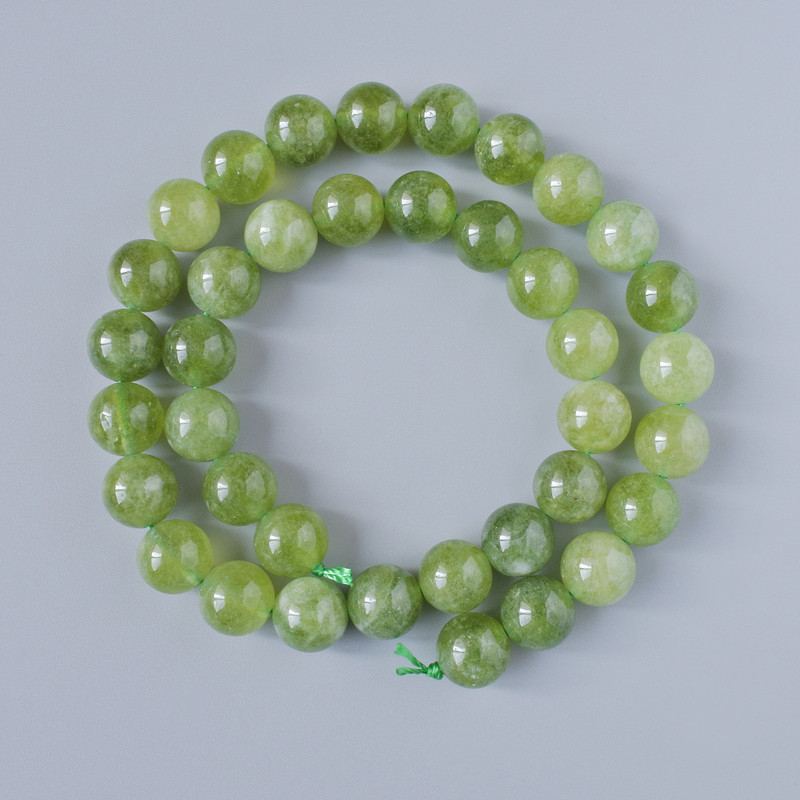 Jadeite Beads, natural stone, smooth round beads, diameter 10mm, length 39cm on thread