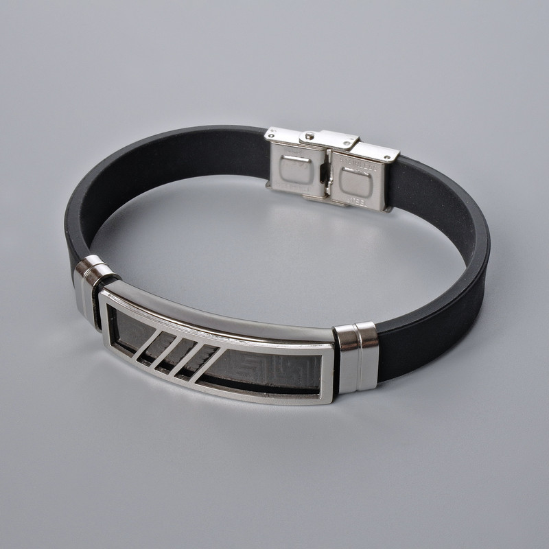 Men's bracelet with rubber base and metal inlays, length 21 cm, thickness 10 mm (+/-), inlay thickness 11 mm (+/-)