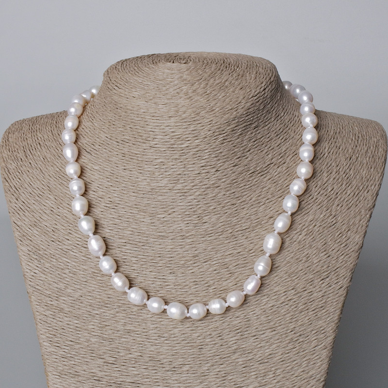 Oval freshwater pearl necklace, diameter 7.5×9.5 mm, length 45–46 cm