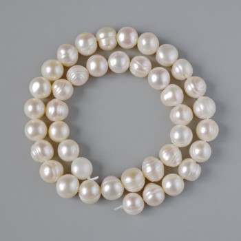 Textured freshwater pearl beads, 11x9 mm, length about 35 cm on thread