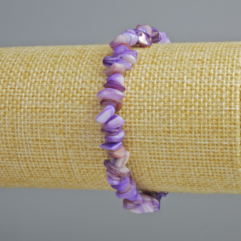 Bracelet of dyed purple mother-of-pearl chips, 7×2 mm, length 18 cm (stretch)