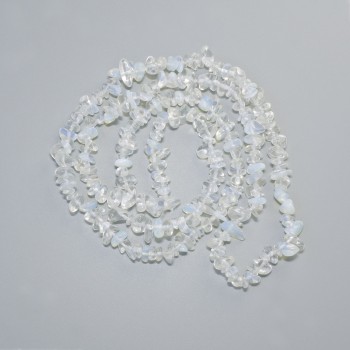 Moonstone chips beads (synthetic), diameter 6-11 x 2-4 mm, length 80 cm on beading thread