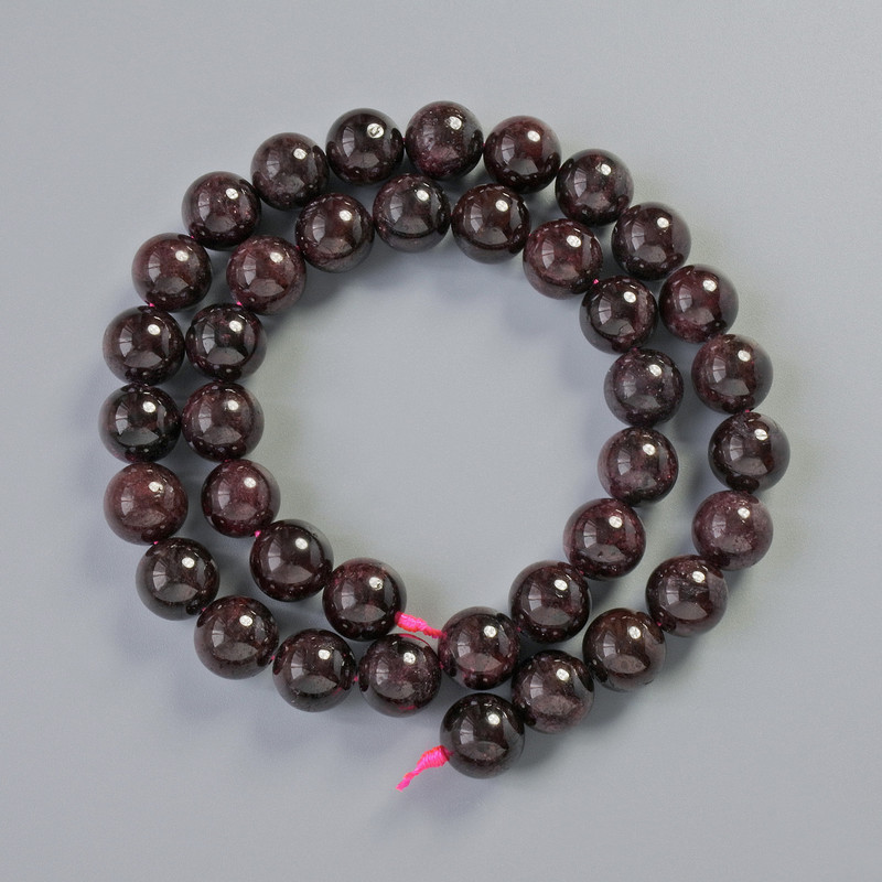 Garnet beads, natural stone, smooth round balls, diameter 10 mm ±, length 38 cm ± on thread