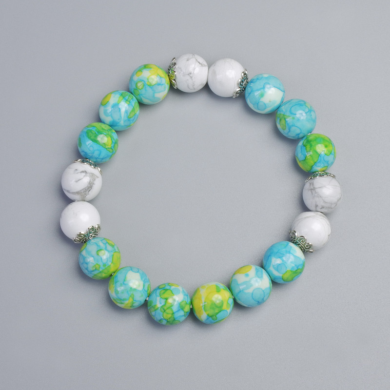 Bracelet 'Variscite' (imitation acrylic) and White Agate (pressed), diameter 10 mm, 10.5 mm +/- (stretch), length 18 cm +/- with metal inserts