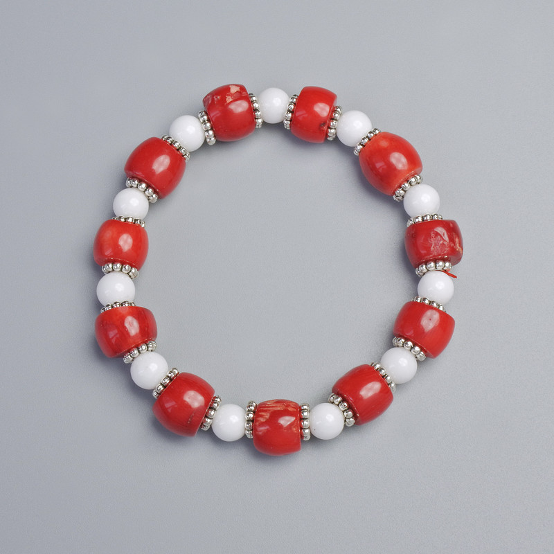 Bracelet with Coral and White Agate, diameter 10x8 mm, 6.5 mm ± (stretch), length 18 cm ± with metal inserts