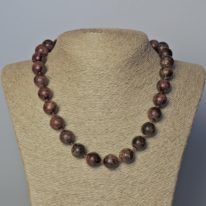 Garnet necklace with natural stone, smooth beads, diameter 13 mm, length 45–49 cm