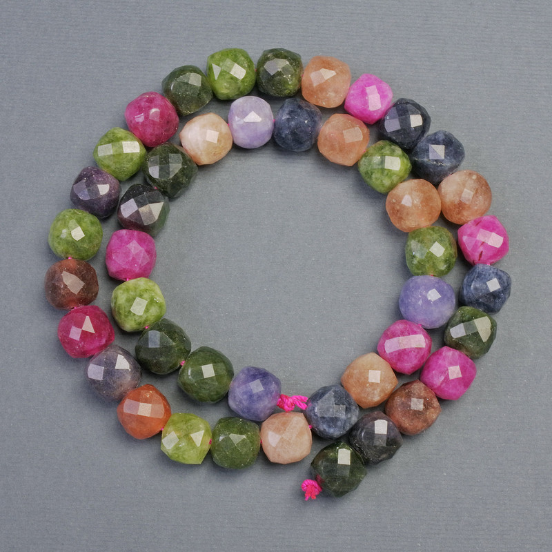 Faceted cube beads of natural tourmaline, 9×9 mm, length 38 cm