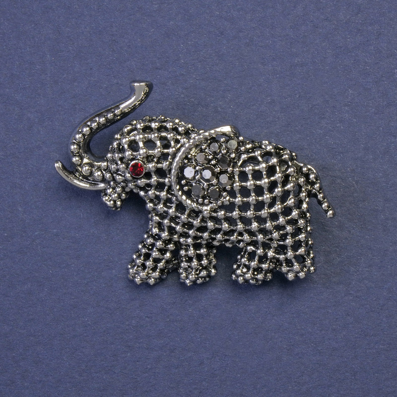 Brooch Elephant with Crystals, Silver-tone 35×26 mm+