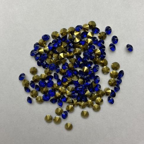Blue rhinestones, color blue, diameter 3.3 mm, packaging 4 g (±)