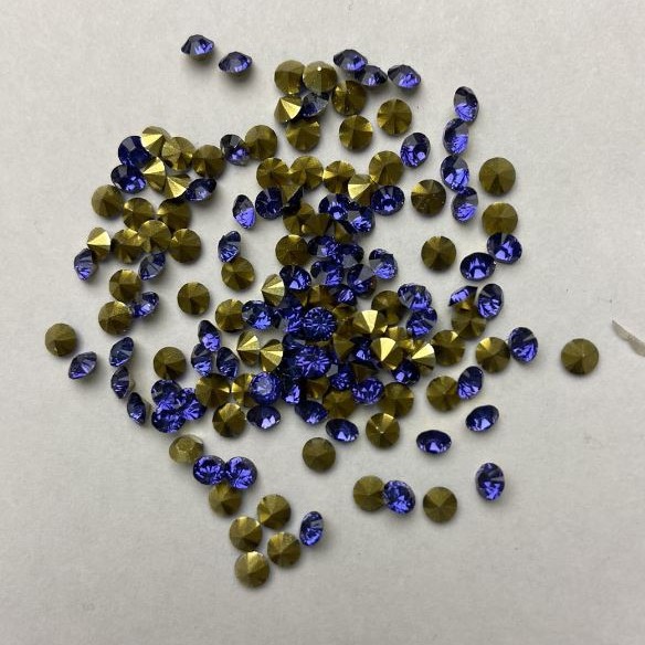 Blue rhinestones, 3 mm diameter (±), pack approx. 4 g (±)