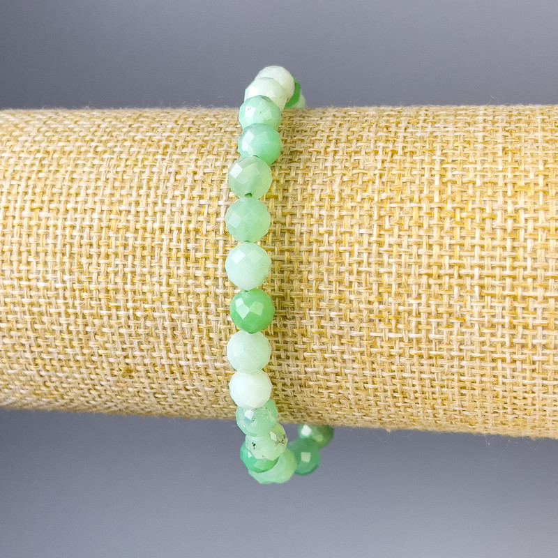 Emerald Bracelet, Faceted Bead, 6 mm Diameter, 18 cm Stretch