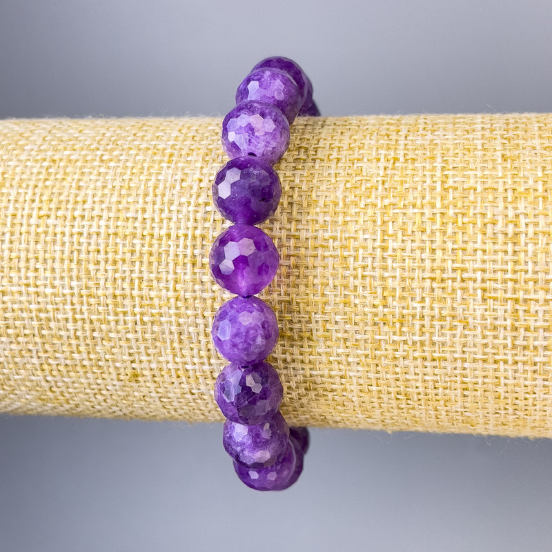 Sugilite Bracelet with a Faceted Bead, 10mm Diameter, 18cm Length, Stretch