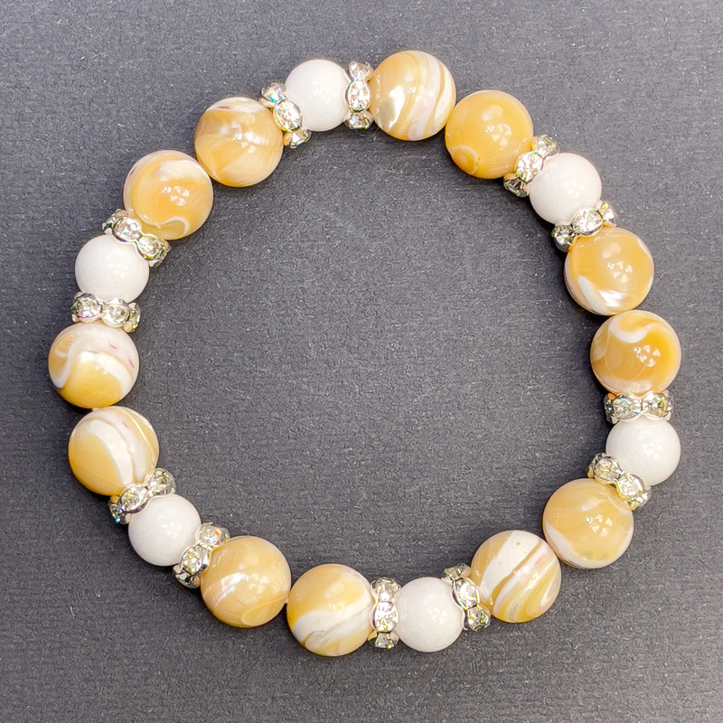 Bracelet with Mother of Pearl, 10mm diameter ± and Agate, 8mm diameter ± - with butterfly inlays, length 18cm ± stretch