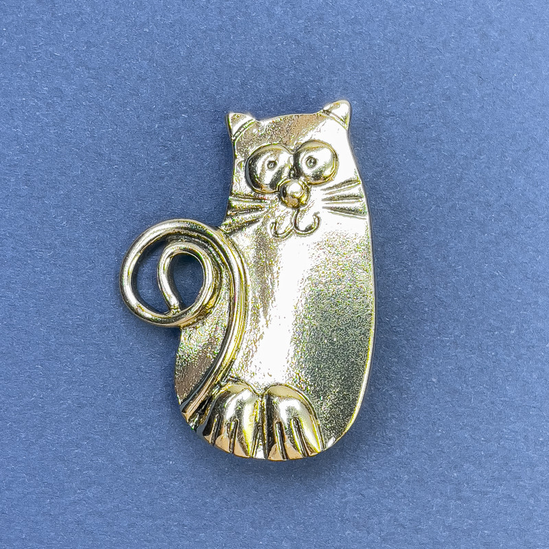 Cat Brooch-Pendant in Golden Metal 28×37 mm+