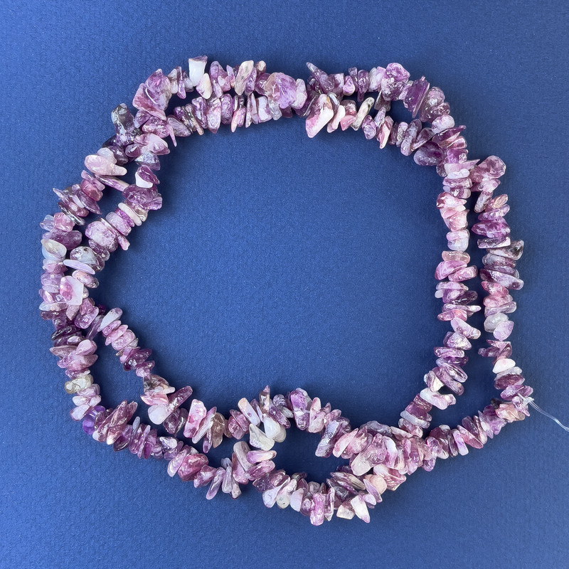 Tourmaline chip beads 8–4 mm on a thread, length 80 cm+