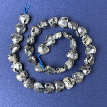 Labradorite heart beads 11×12×6 mm +/- on a string, length 39 cm+