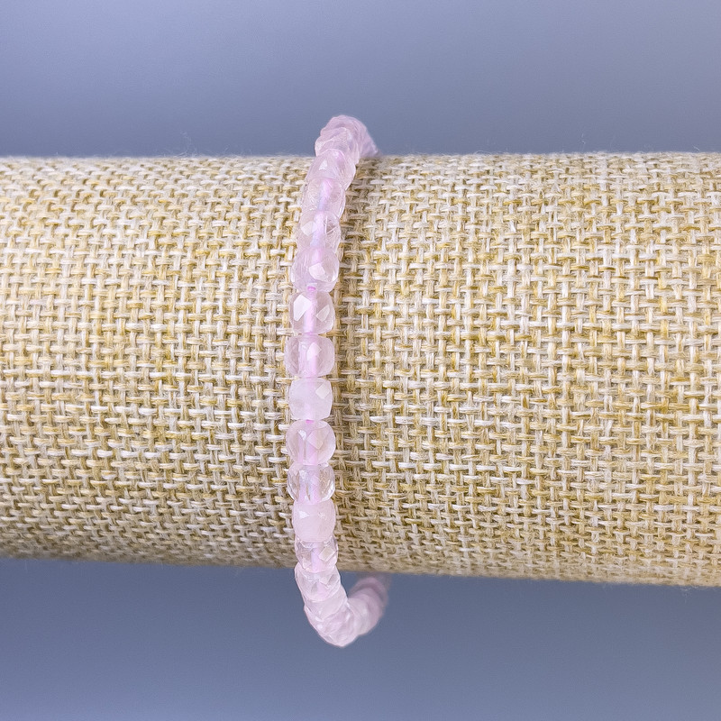 Pink Quartz Faceted Cube Bracelet, 4 mm Diameter, 18 cm Length, Stretch