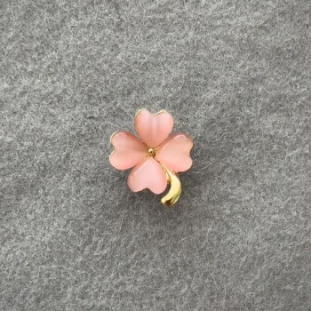 Four-Leaf Clover Brooch with Pink Cat's Eye, Golden Metal 21×16 mm+