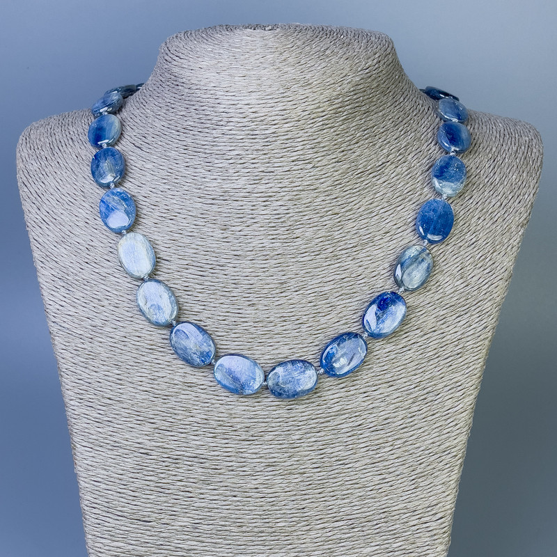 Kianite Necklace Oval 18×13 mm, 50 cm length with clasp