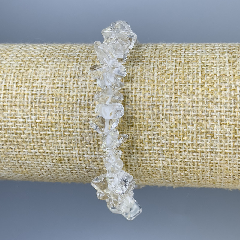 Rock Crystal Chip Bracelet, diameter 8-11×5 mm ±, length 18 mm ±, stretch