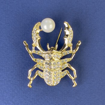 Brooch kulok Scarab white crystals pearl golden metal 40×33mm+