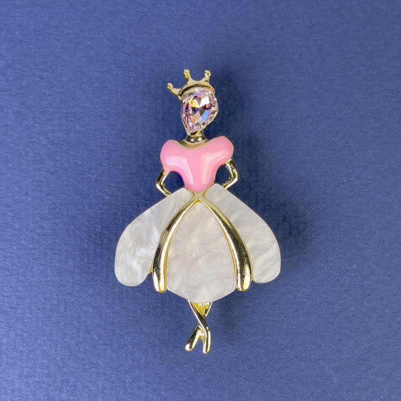 Princess Pearlescent Brooch-Pendant in Golden Metal, 50x28mm ± Pink Crystal
