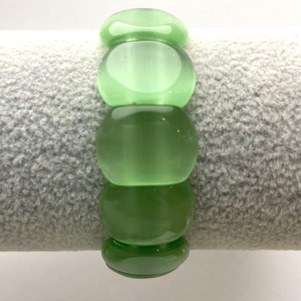 Cat's Eye Bracelet, green color 'link' 18x12mm, length 18cm +/- stretch