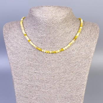 Yellow agate necklace with faceted cube beads, 4x4 mm, length 45 cm, with clasp