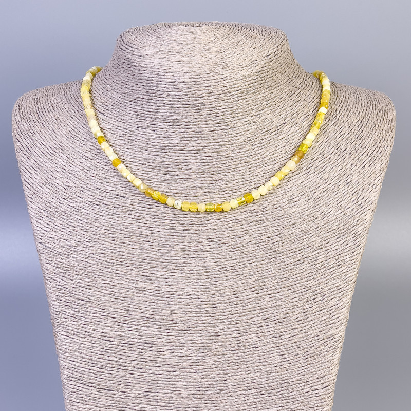 Yellow agate necklace with faceted cube beads, 4x4 mm, length 45 cm, with clasp