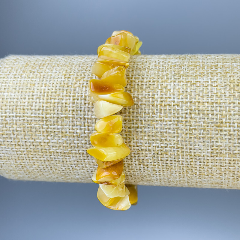 Amber Chip Bracelet, diameter 10-16×4-7 mm ±, length 18 mm ±, stretch