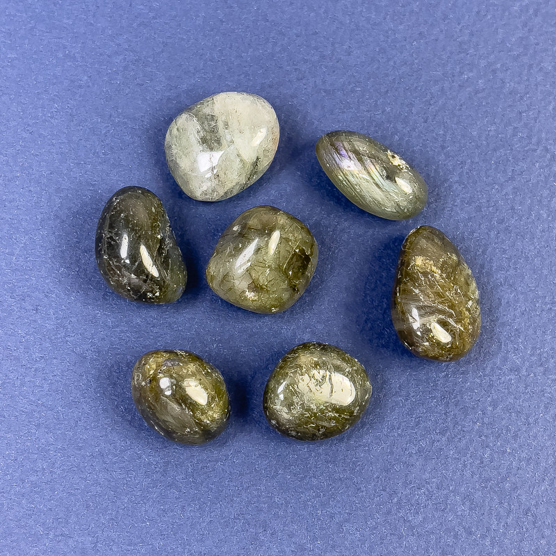 (price per 100 g) Labradorite tumbled stone ~ dimensions 12x16-22x15 mm (+-) ~ weight 2-5 g. +/- /pc