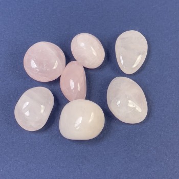 (price per 100g) Natural souvenir stone Rose quartz galet ~ sizes 13x18-20x18mm (+-) ~ weight 4-8g. +/- per piece