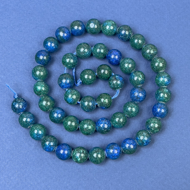 Azurite beads on thread, smooth spheres, diameter 8.5 mm, length 37 cm
