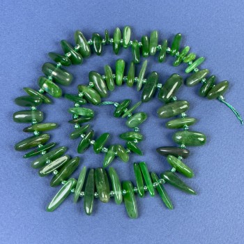 Jadeite Beads, chip-needle 13-18×3-5 mm +/- with seed beads on thread, length 39 cm+