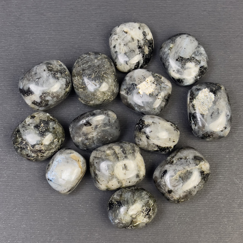 (per 100 g +/-) Natural Labradorite faceted nuggets without holes, 18-21×18 mm (+-)
