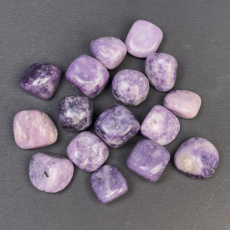 (per 100 g ±) Natural Lepidolite stone, processed nuggets, faceted, hole-free, 18-22 x 18 mm (+/-)