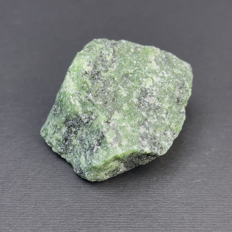 (per 100g ±) Natural Zoisite unprocessed nuggets without hole 38-45×30-34 mm (±)