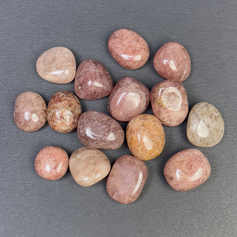 (per 100g +/-) Natural Strawberry Quartz faceted nuggets without hole 21x17mm (+-)